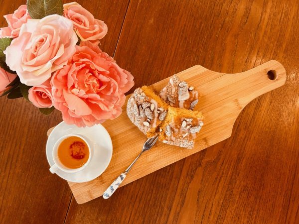 Saffron and Almond Flourless Cake